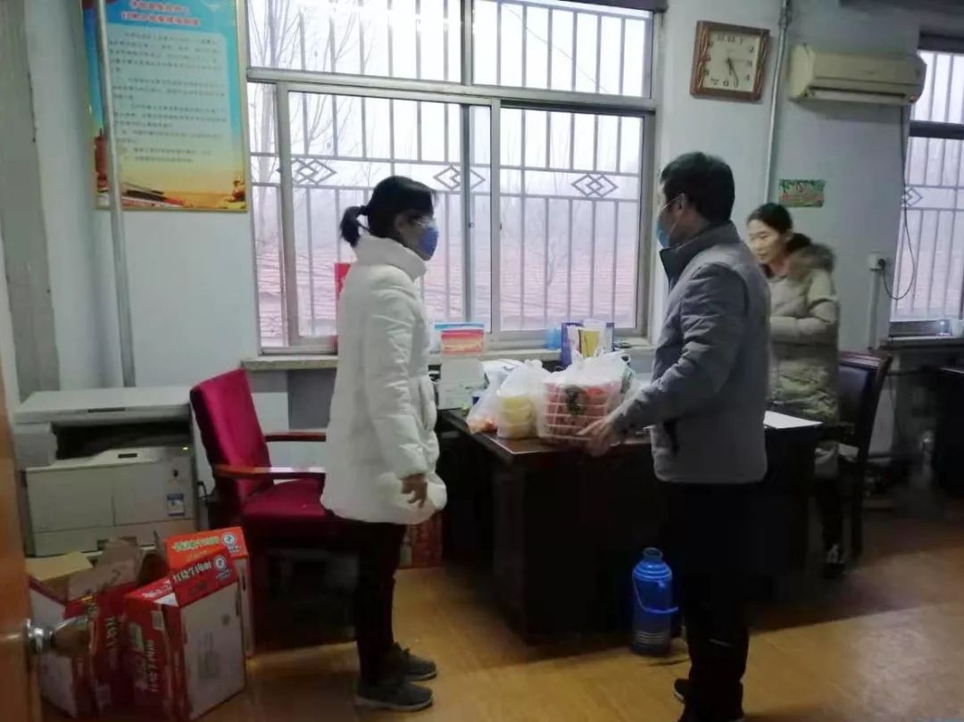 暖心!長(zhǎng)田實(shí)業(yè)為堅(jiān)守一線的疾控中心醫(yī)護(hù)人員送去愛(ài)心餐