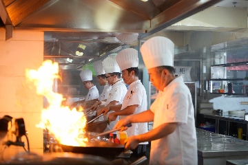 【長田動態(tài)】盛世龍華轉(zhuǎn)運1000余件物資，圓滿完成300余人參加的企業(yè)定制主題宴會